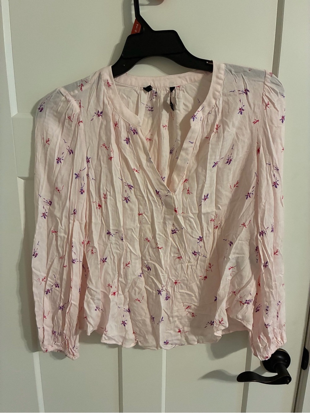 Banana Republic Pale Pink Floral V-Neck Blouse